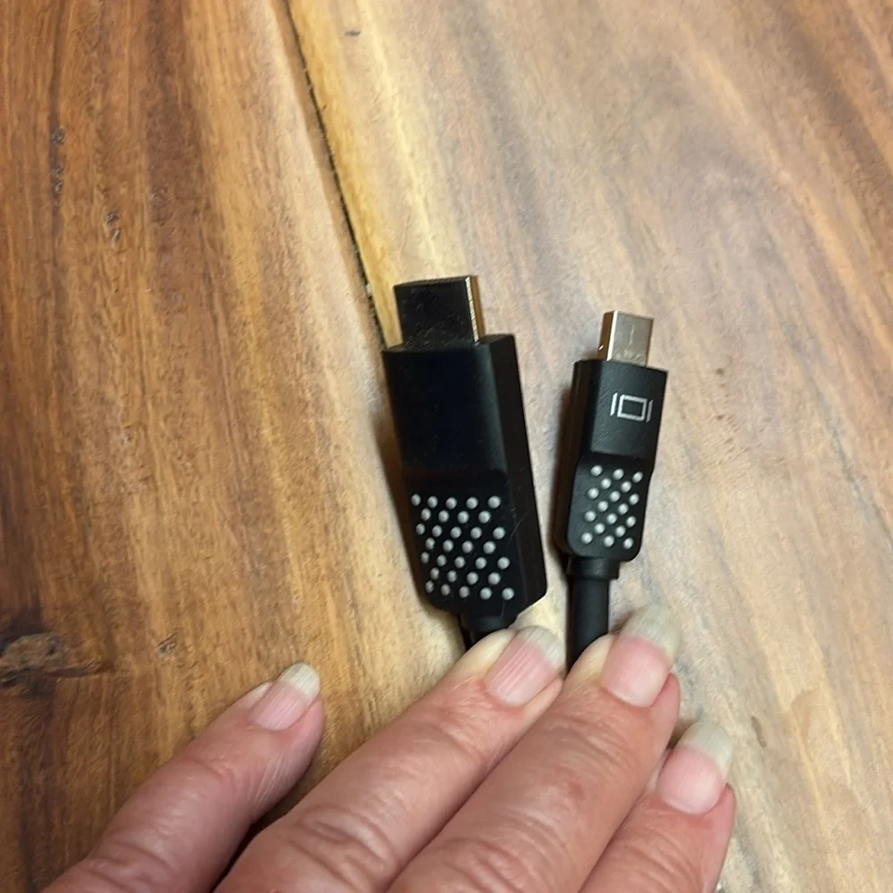 Belkin Black and White DisplayPort to HDTV Cable. 6’